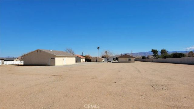 8756 Oakwood Avenue, Hesperia, CA 92345