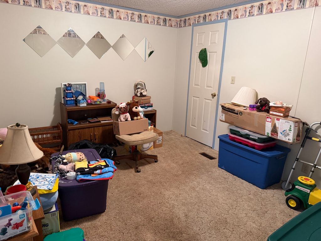 Image 16 of property listing at 2041 mills cart Road, Salem, IL 62881