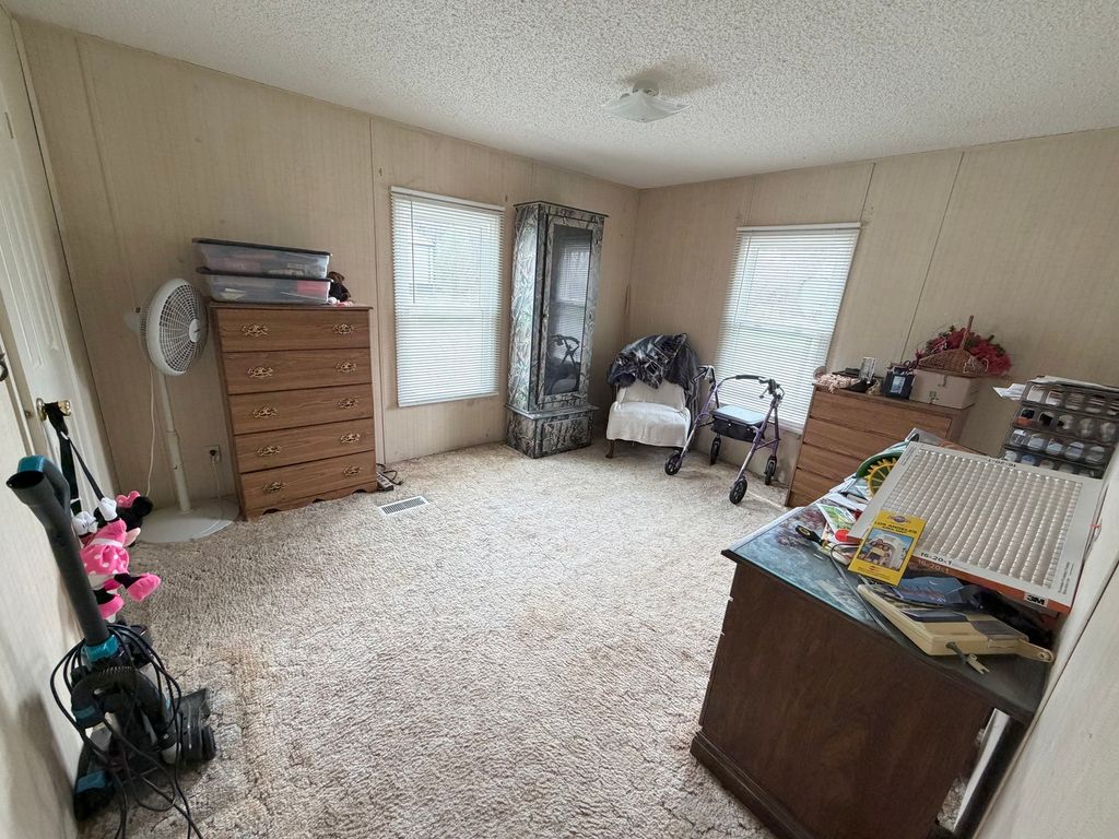 Image 18 of property listing at 2041 mills cart Road, Salem, IL 62881