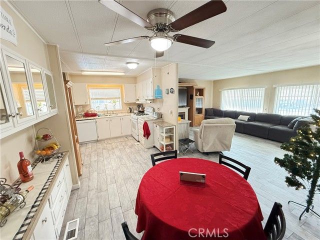 2205 acacia 62, Hemet, CA 92543