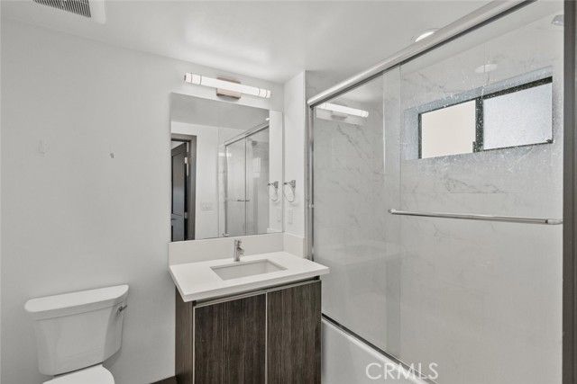 178 Alexandria Avenue, Los Angeles, CA 90004