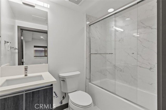 178 Alexandria Avenue, Los Angeles, CA 90004