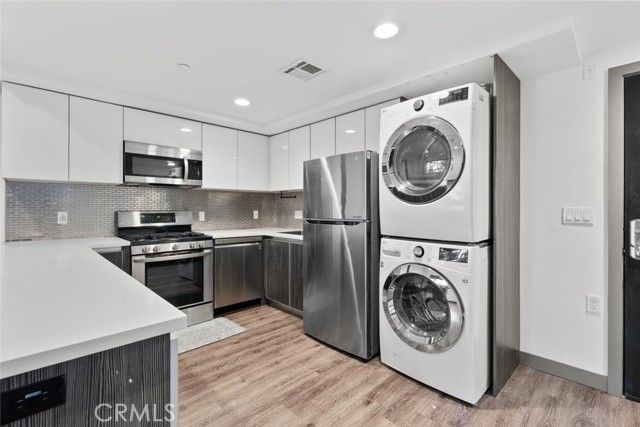 178 Alexandria Avenue, Los Angeles, CA 90004