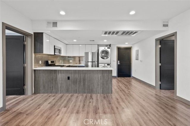 178 Alexandria Avenue, Los Angeles, CA 90004