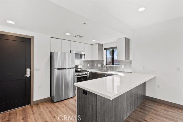 178 Alexandria Avenue, Los Angeles, CA 90004