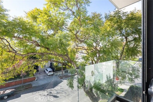 178 Alexandria Avenue, Los Angeles, CA 90004