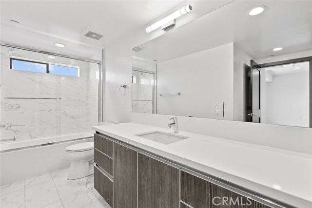 178 Alexandria Avenue, Los Angeles, CA 90004