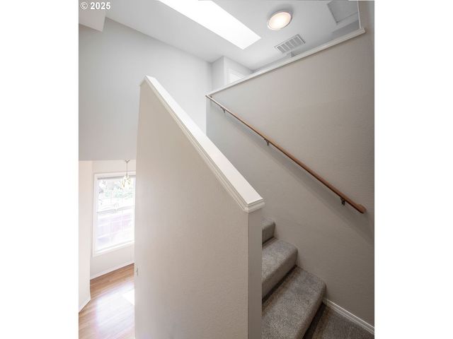 2617 Nw THURMAN St, Portland, OR 97210