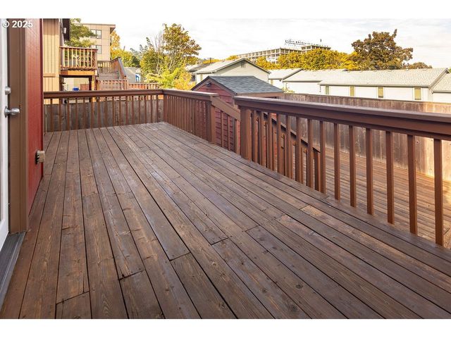 2617 Nw THURMAN St, Portland, OR 97210