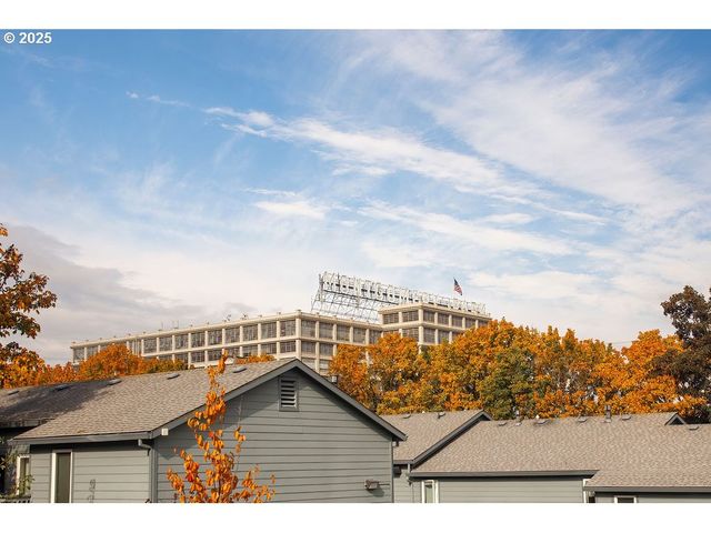 2617 Nw THURMAN St, Portland, OR 97210