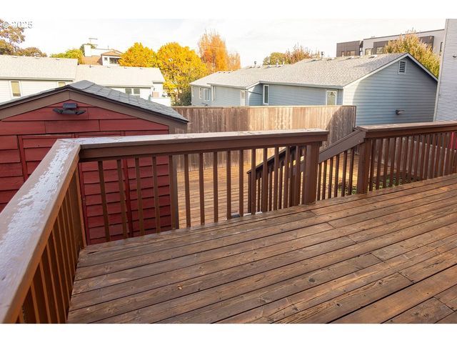 2617 Nw THURMAN St, Portland, OR 97210