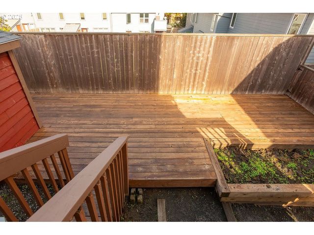 2617 Nw THURMAN St, Portland, OR 97210