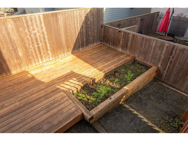 2617 Nw THURMAN St, Portland, OR 97210