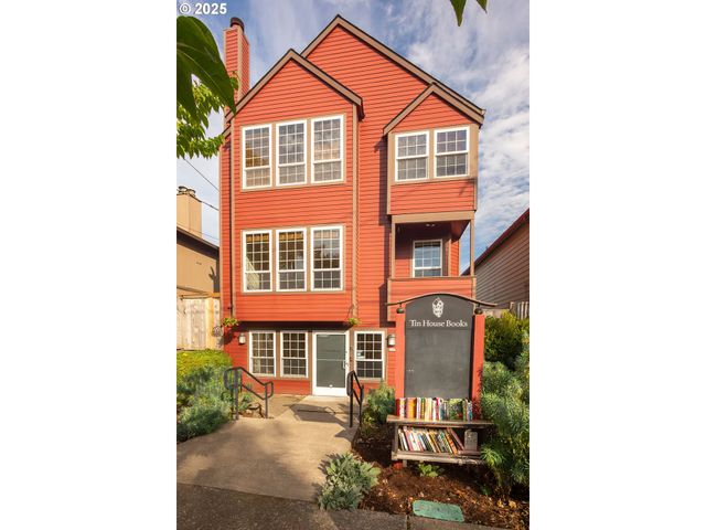 2617 Nw THURMAN St, Portland, OR 97210