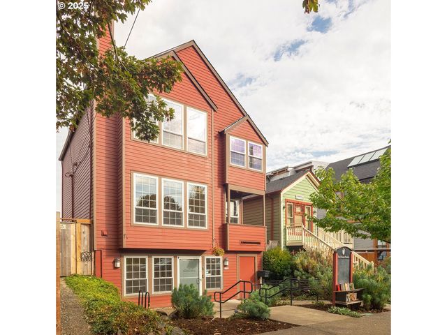 2617 Nw THURMAN St, Portland, OR 97210