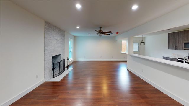 10022 Glenrio Lane, Dallas, TX 75229