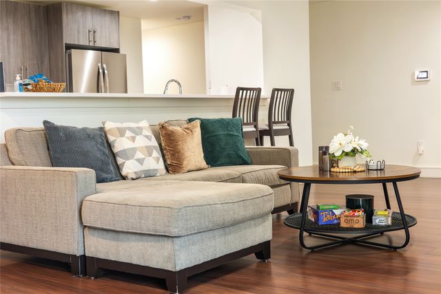 10022 Glenrio Lane, Dallas, TX 75229