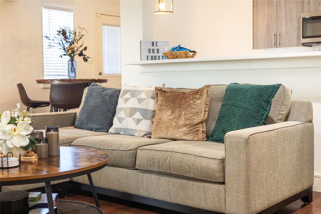 10022 Glenrio Lane, Dallas, TX 75229