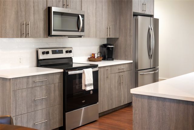 10022 Glenrio Lane, Dallas, TX 75229