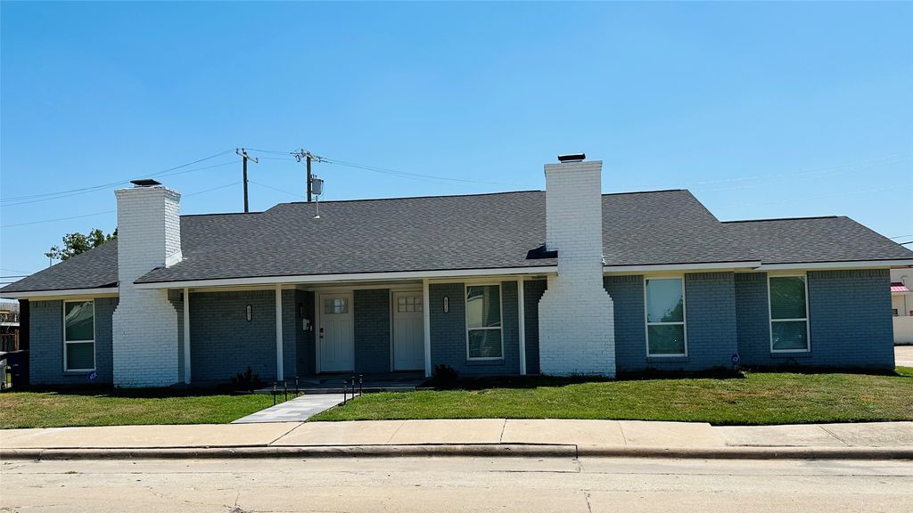 10022 Glenrio Lane, Dallas, TX 75229