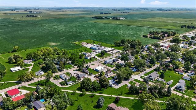 105 15th Street, Dallas Center, IA 50063
