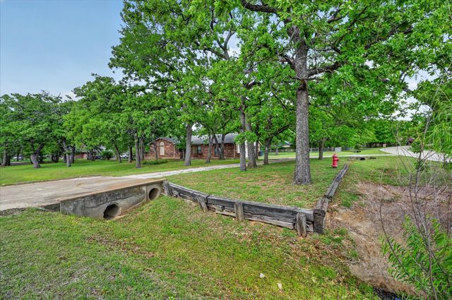 745 Carol Lane, Burleson, TX 76028