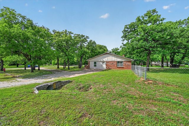 745 Carol Lane, Burleson, TX 76028