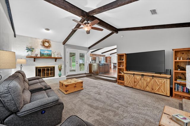 745 Carol Lane, Burleson, TX 76028