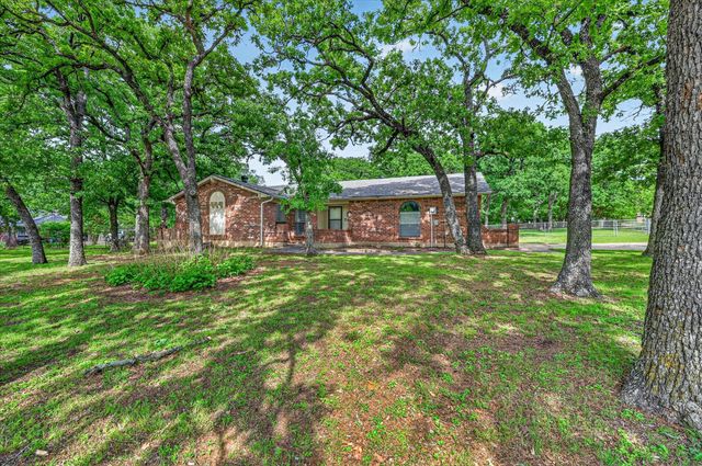 745 Carol Lane, Burleson, TX 76028