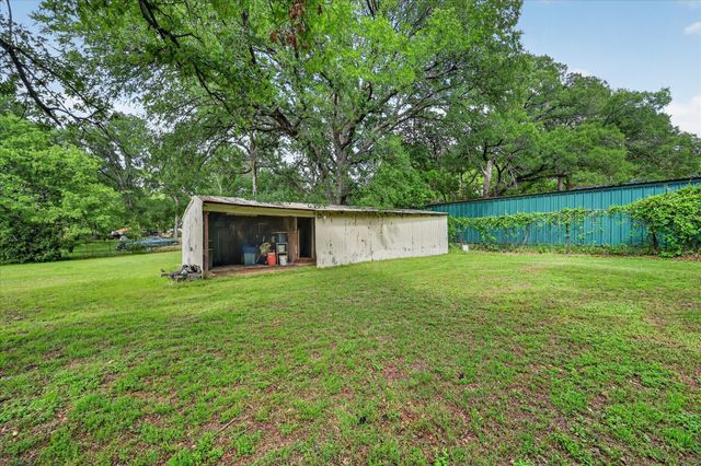 745 Carol Lane, Burleson, TX 76028