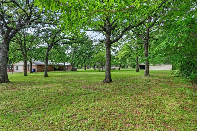 745 Carol Lane, Burleson, TX 76028