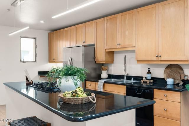 285 N Ventura Avenue 5, Ventura, CA 93001