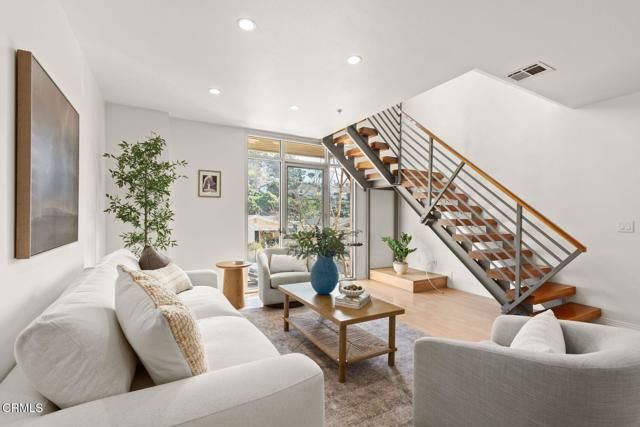 285 N Ventura Avenue 5, Ventura, CA 93001