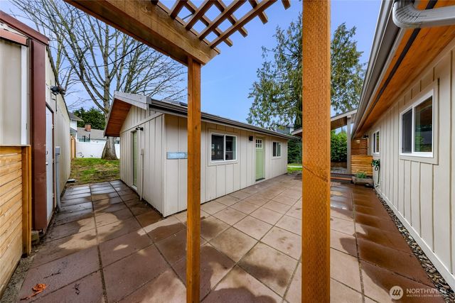 13325 Beverly Park Road, Lynnwood, WA 98087