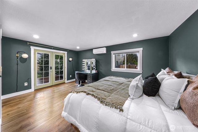 13325 Beverly Park Road, Lynnwood, WA 98087