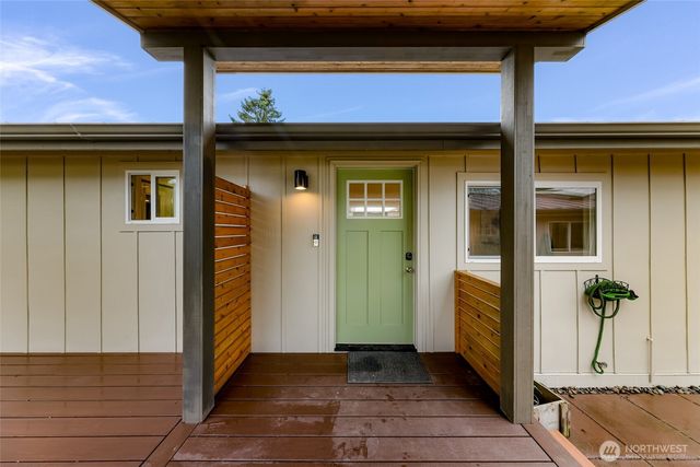 13325 Beverly Park Road, Lynnwood, WA 98087