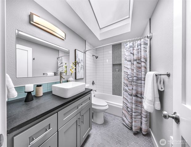 13325 Beverly Park Road, Lynnwood, WA 98087