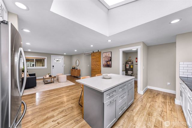 13325 Beverly Park Road, Lynnwood, WA 98087