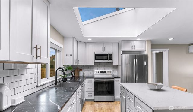 13325 Beverly Park Road, Lynnwood, WA 98087