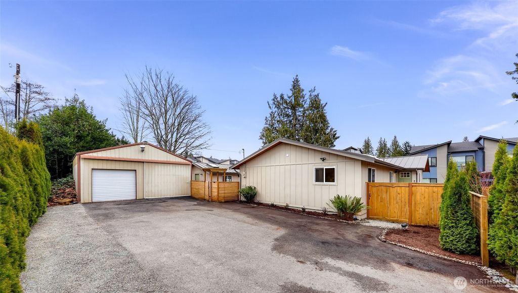 13325 Beverly Park Road, Lynnwood, WA 98087
