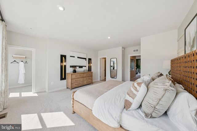 1109A DABNEY DR, Manassas, VA 20111