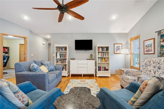 1101 Wood Lily Road, Solon, IA 52333