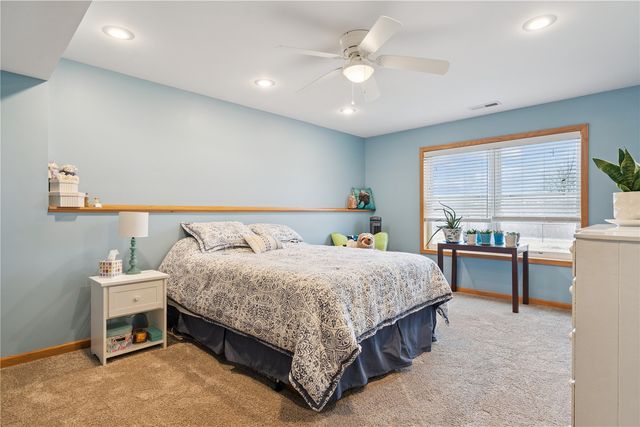 1101 Wood Lily Road, Solon, IA 52333