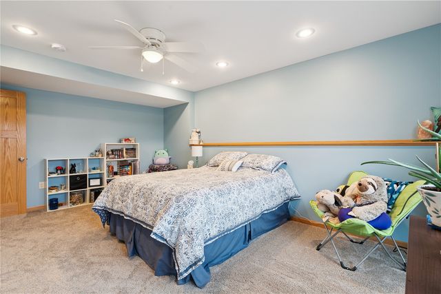 1101 Wood Lily Road, Solon, IA 52333