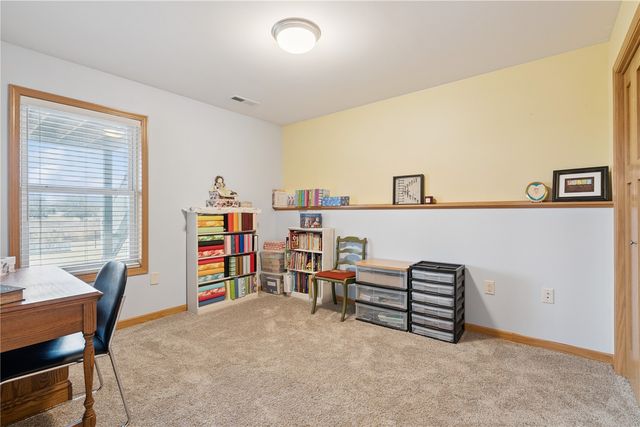 1101 Wood Lily Road, Solon, IA 52333