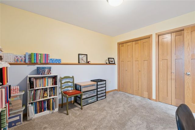 1101 Wood Lily Road, Solon, IA 52333