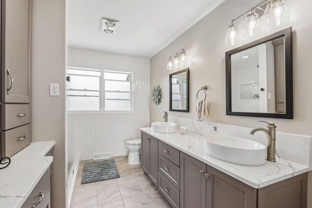 S94W31694 Gena DRIVE, Mukwonago, WI 53149