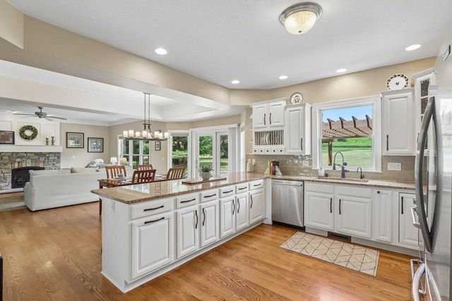 S94W31694 Gena DRIVE, Mukwonago, WI 53149