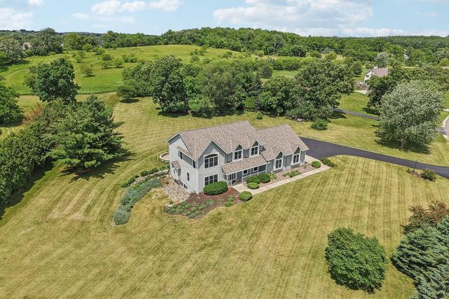 S94W31694 Gena DRIVE, Mukwonago, WI 53149