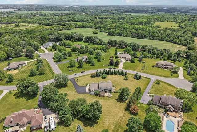 S94W31694 Gena DRIVE, Mukwonago, WI 53149
